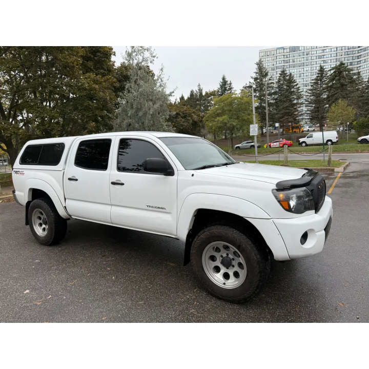 2007 Toyota Tacoma 4x4 (ZERO RUST PERFECT 110 POINT VEHICLE)